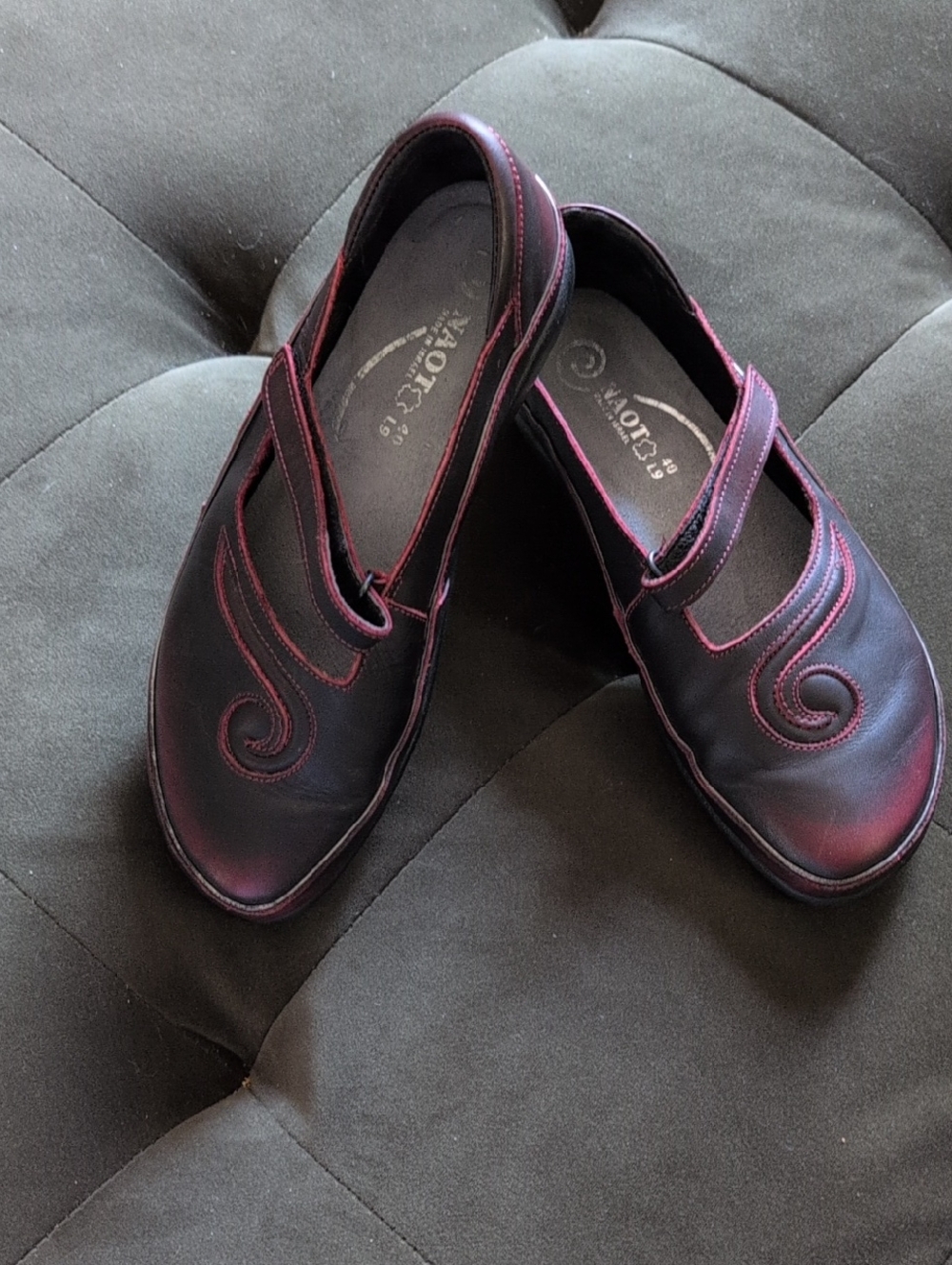 Naot Women's Mary Jane Comfort Shoes in Deep Burgundy/Brown 🤎